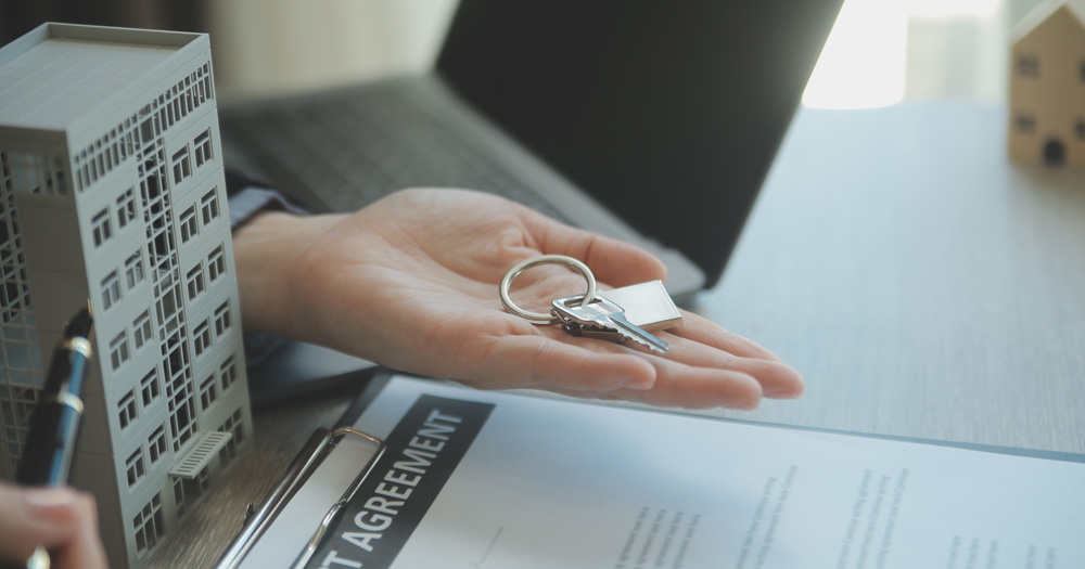HOW TO ANALYZE A COMMERCIAL PROPERTY LEASE FOR AN INDUSTRIAL PROPERTY. HOW TO ANALYZE A COMMERCIAL PROPERTY LEASE FOR AN INDUSTRIAL PROPERTY.
